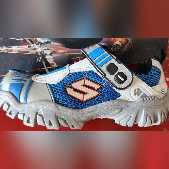 R2D2 Shoes - Picture 6 of 7